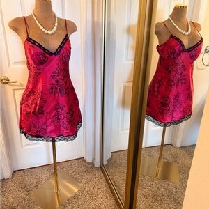 Elegant Pink Lace Trim Nightgown